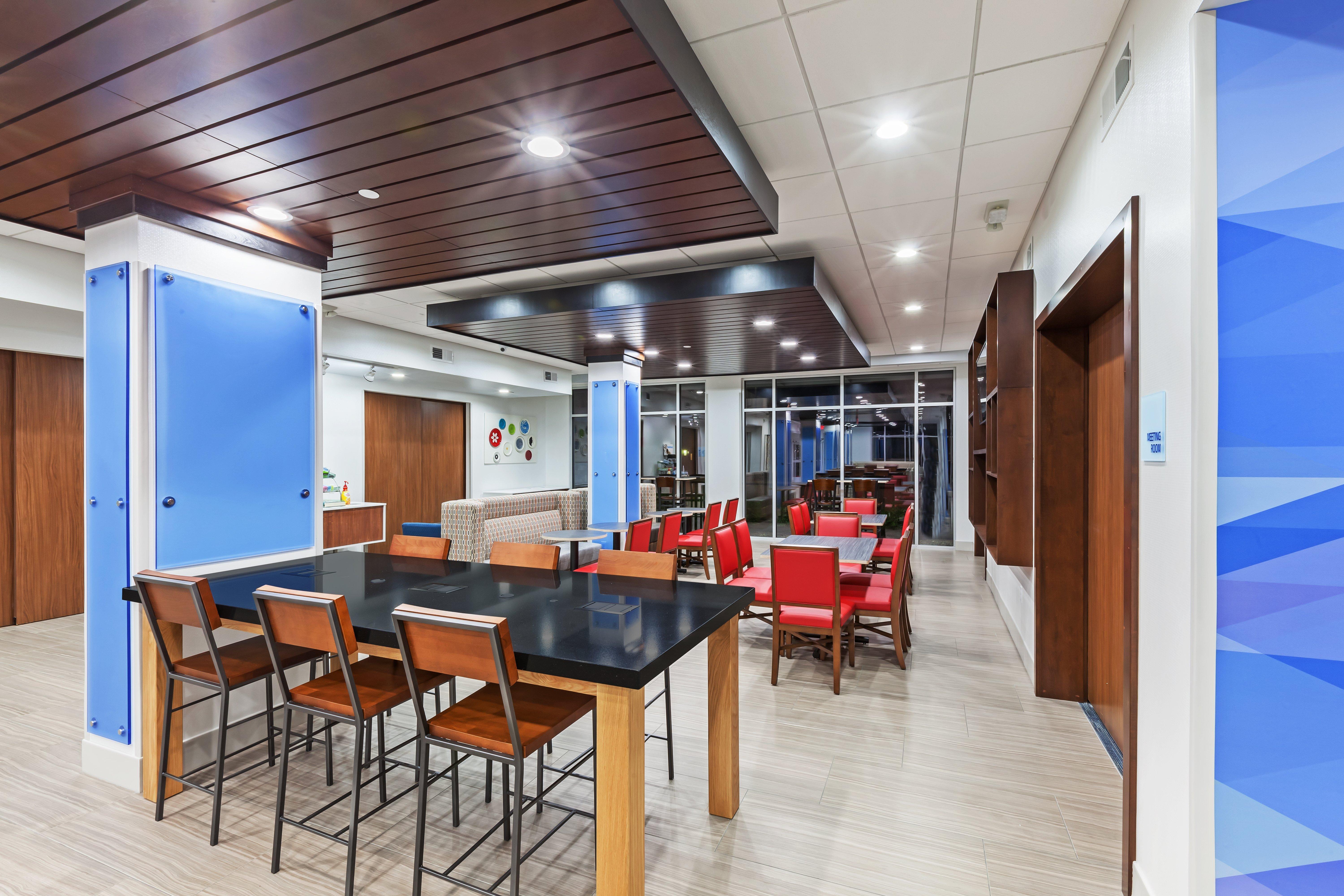 Holiday Inn Express & Suites - Coffeyville By Ihg Dış mekan fotoğraf
