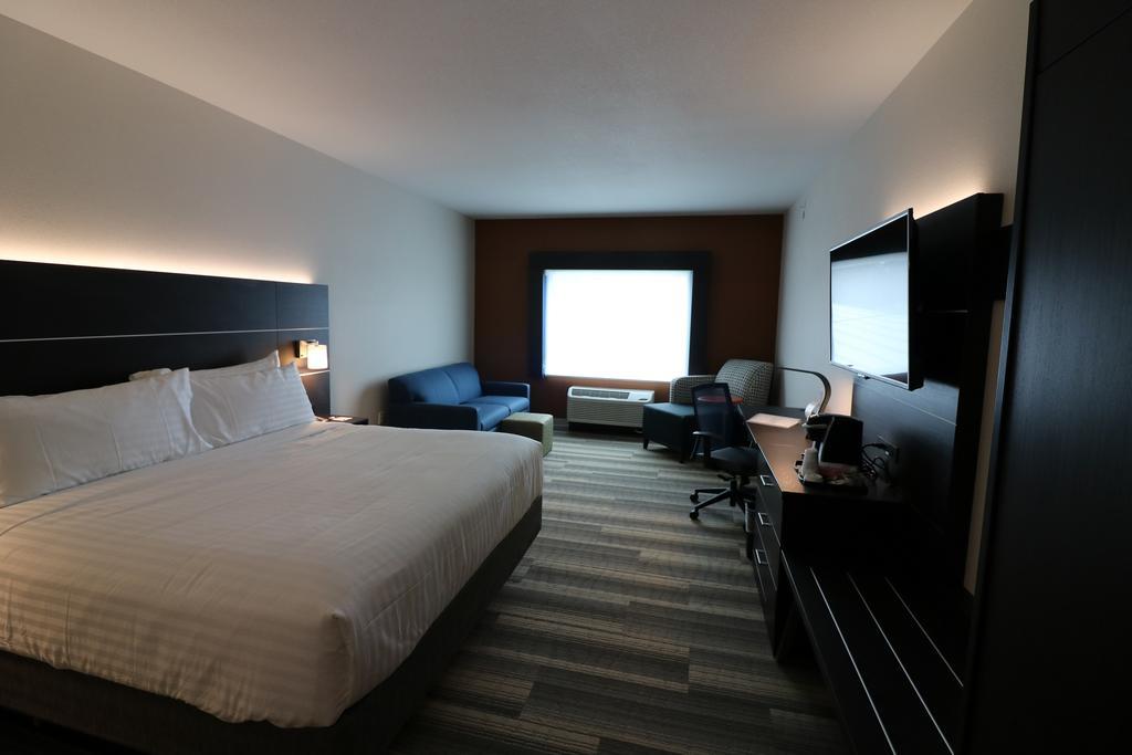 Holiday Inn Express & Suites - Coffeyville, An Ihg Hotel Dış mekan fotoğraf